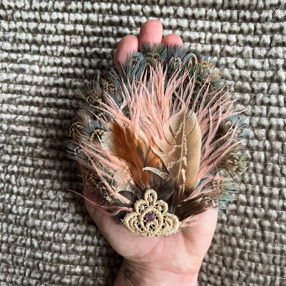 Bridal Hair Clip with Feathers - Picture 6 of 6